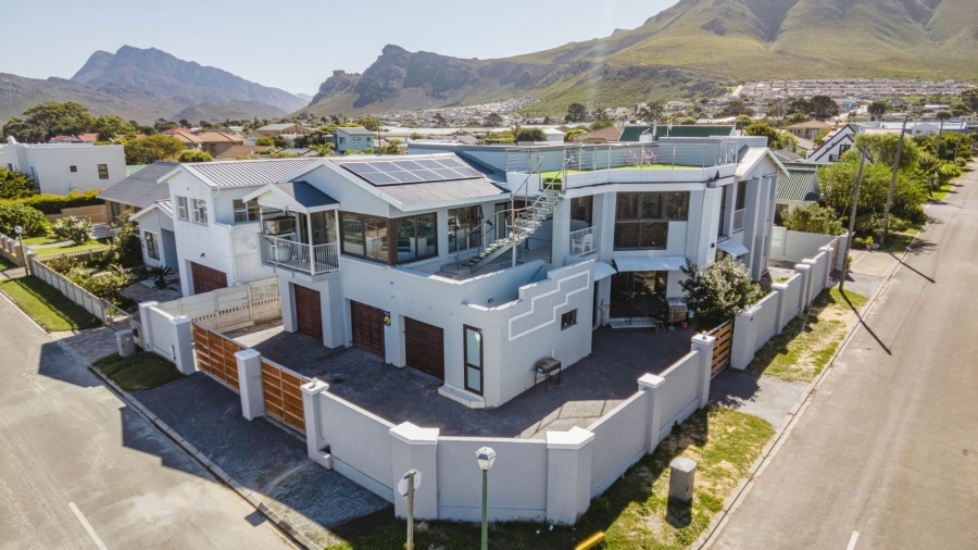 7 Bedroom Property for Sale in Kleinmond Western Cape